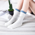 2019 Hot Sale Home-based Korallen Samt Schlaf warme Frauen Fuzzy Socken